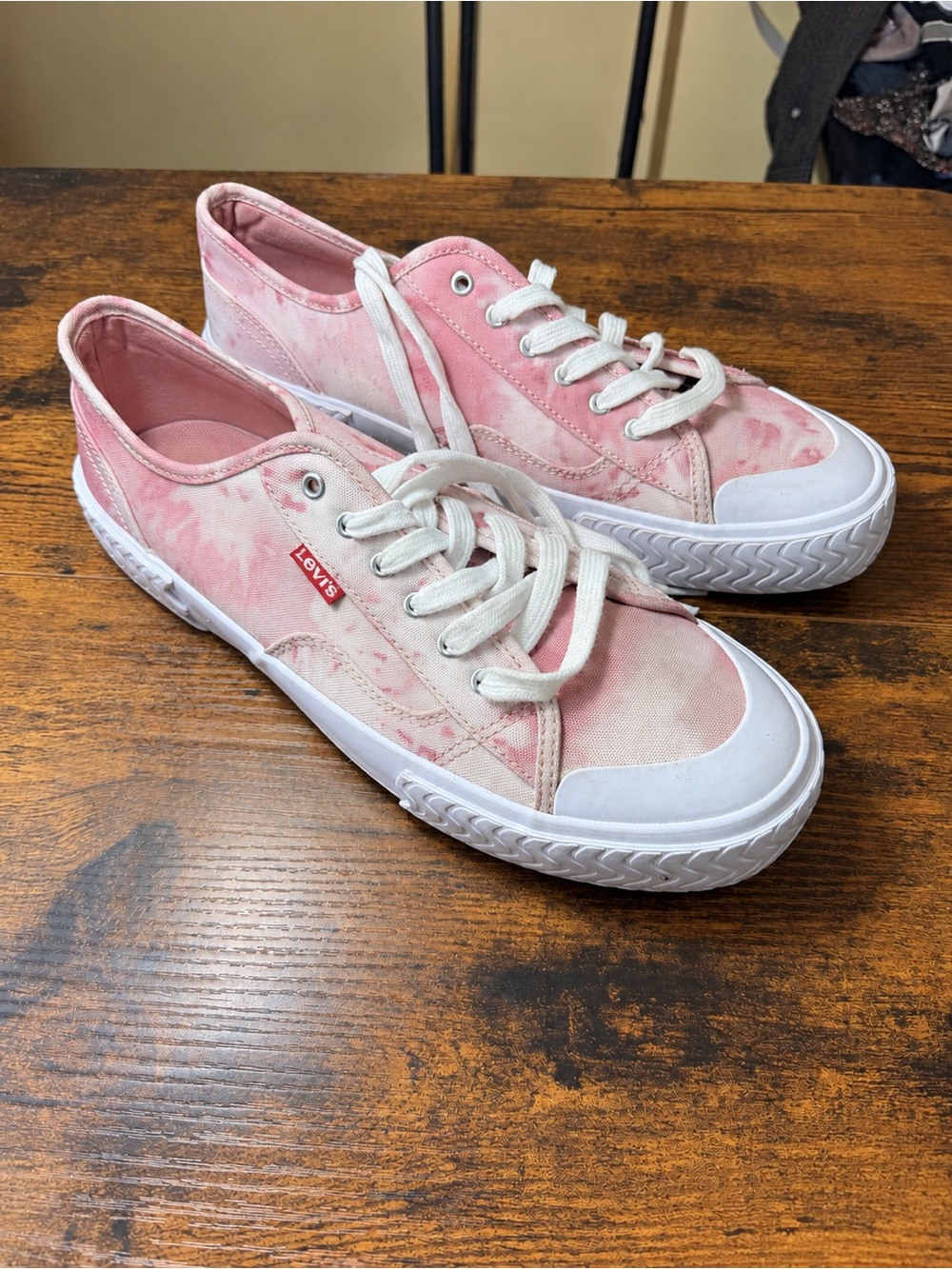 Levi’s Women’s Size 9 Pink Tie Dye Canvas Low Top Sneakers Lace Up Shoes